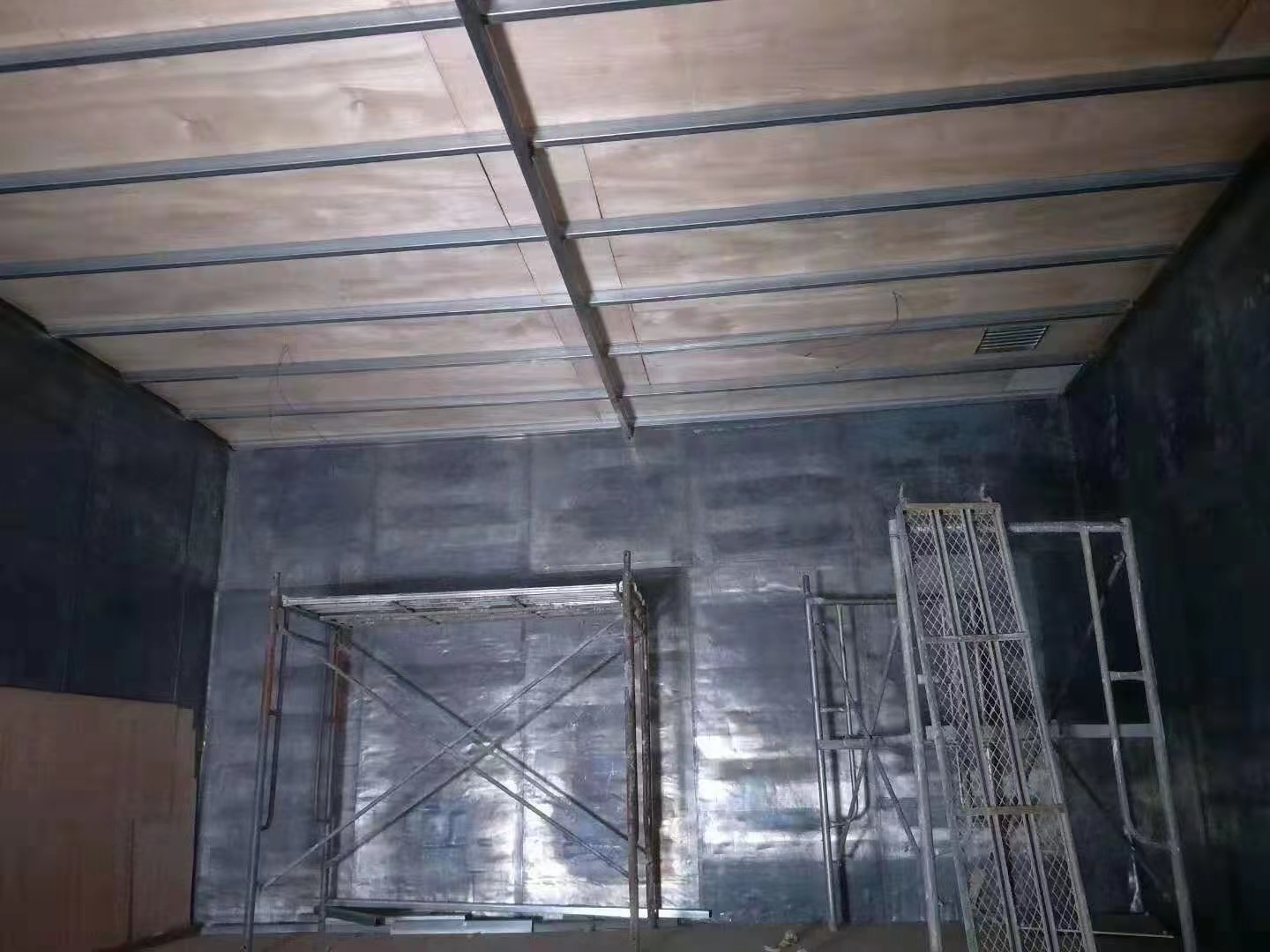 巴彦淖尔顶面及墙面钢骨架防辐射铅板施工方法